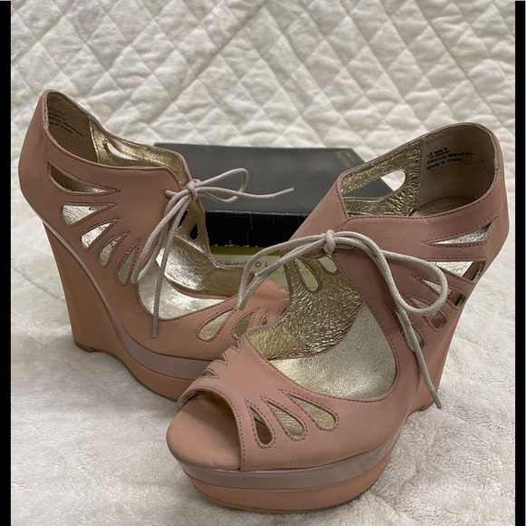 New Very Volatile, style FLY, color Nude, size 9 - Picture 3 of 5